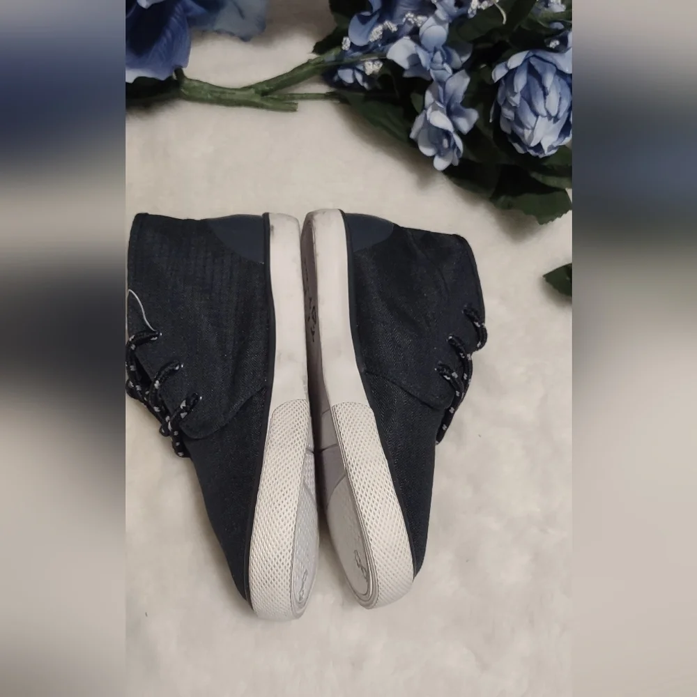 Cat yack shoes for girls size 12